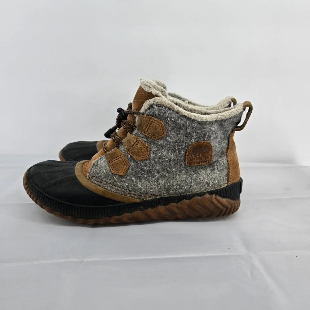 Sorel Out N About Plus Gray Felt‎ Tan Suede Waterproof Duck Boots Mens 7